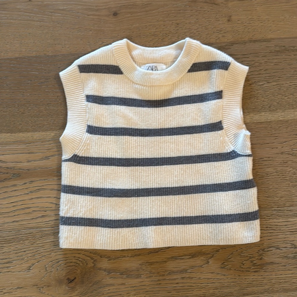 Zara girls sleeveless sweater - size 8-9